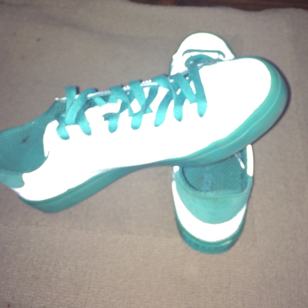 Reflective Adidas - Picture 2 of 2